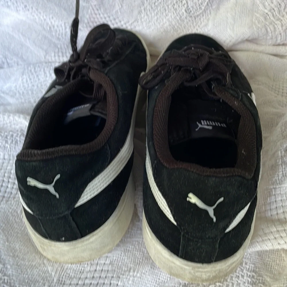 Puma size 10 men’s sneakers. Black/White.BLACK SUEDE. - Picture 3 of 4